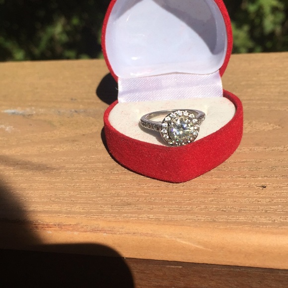 1.75 carat Colorless/white moissanite Halo ring - Picture 7 of 8